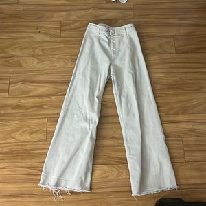 Zara jeans size 2 marine straight ( cream khaki color)